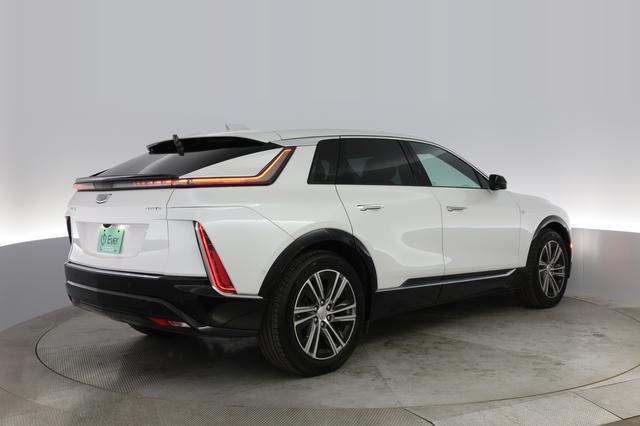 2024 Cadillac Lyriq — photo 2 of 23