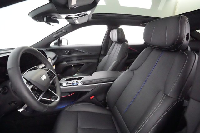 2024 Cadillac Lyriq — photo 3 of 23