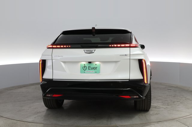 2024 Cadillac Lyriq — photo 14 of 23