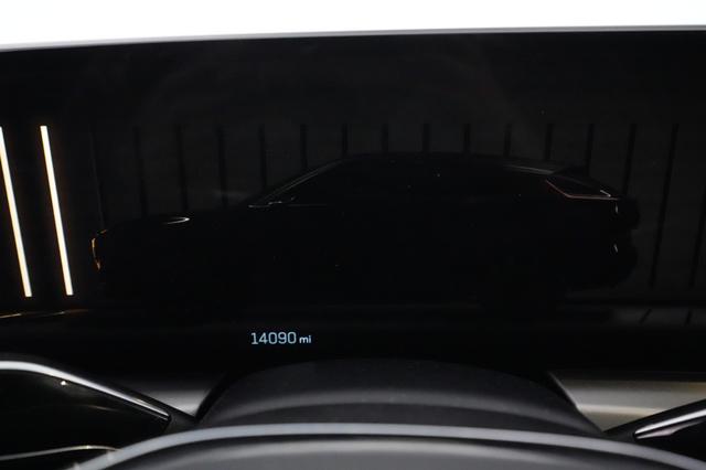 2024 Cadillac Lyriq — photo 5 of 23