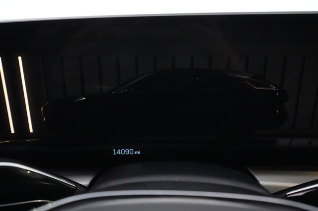 2024 Cadillac Lyriq — photo 5 of 23