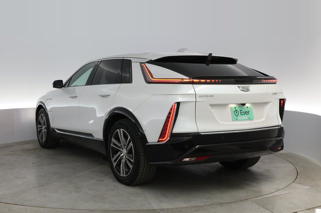 2024 Cadillac Lyriq — photo 9 of 23