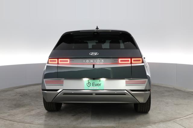 2024 Hyundai IONIQ 5 — photo 8 of 33