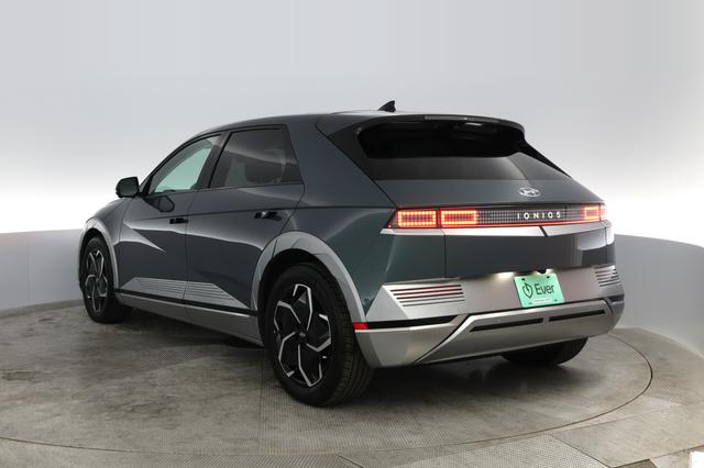 2024 Hyundai IONIQ 5 — photo 9 of 33
