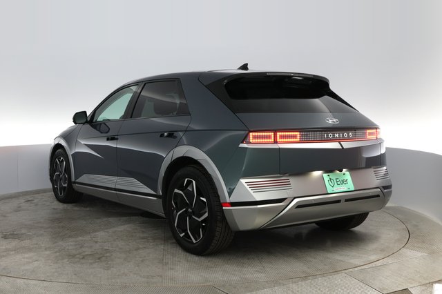 2024 Hyundai IONIQ 5 — photo 9 of 33