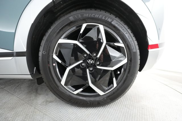 2024 Hyundai IONIQ 5 — photo 12 of 33