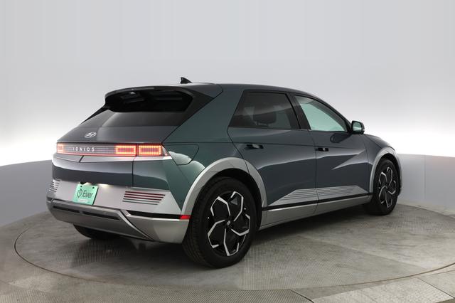 2024 Hyundai IONIQ 5 — photo 2 of 33