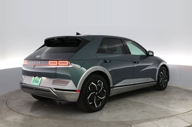 2024 Hyundai IONIQ 5 — photo 2 of 33