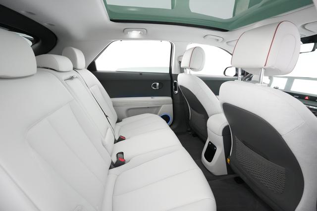 2024 Hyundai IONIQ 5 — photo 3 of 33