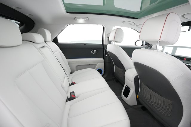 2024 Hyundai IONIQ 5 — photo 3 of 33