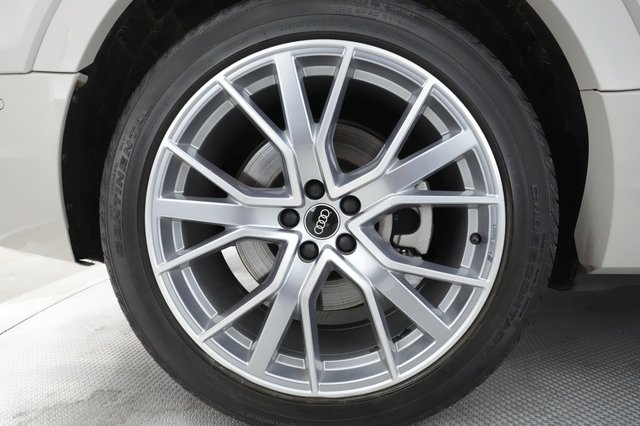 2021 Audi e-tron — photo 15 of 27