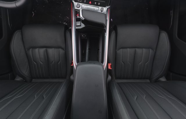 2021 Audi e-tron — photo 23 of 27