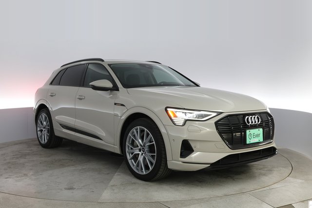 2021 Audi e-tron — photo 11 of 27