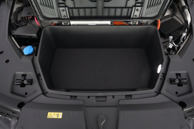 2021 Audi e-tron — photo 24 of 27