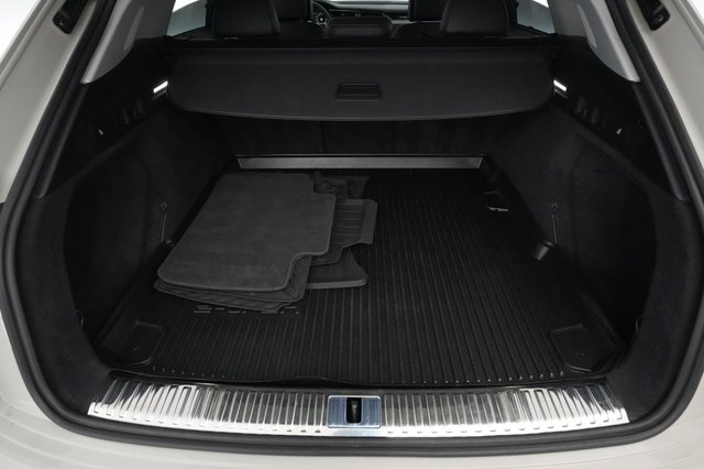 2021 Audi e-tron — photo 6 of 27
