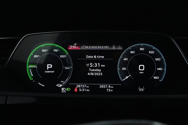 2021 Audi e-tron — photo 5 of 27