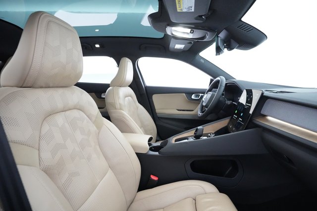 2022 Polestar 2 — photo 18 of 50