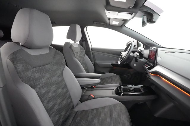 2021 Volkswagen ID.4 — photo 17 of 102
