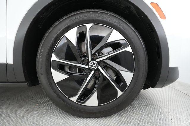 2021 Volkswagen ID.4 — photo 13 of 102