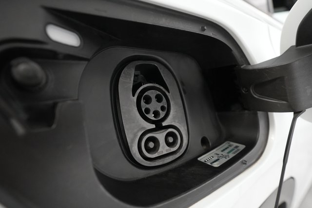 2021 Volkswagen ID.4 — photo 18 of 102
