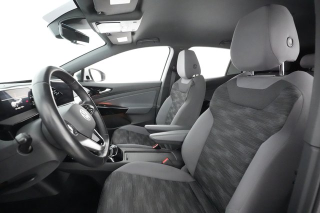 2021 Volkswagen ID.4 — photo 15 of 102