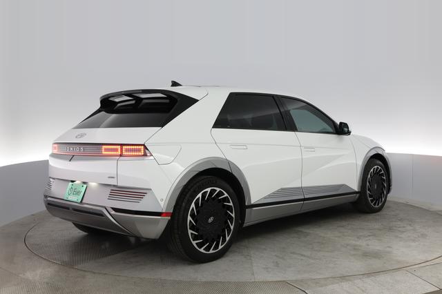 2022 Hyundai IONIQ 5 — photo 2 of 20